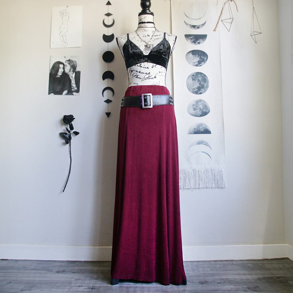 VINTAGE 1990's DEEP RED STRETCH MAXI SKIRT